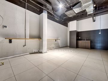 Espectacular local en Providencia (0,33 UF/m2)