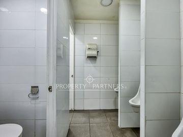 Espectacular local en Providencia (0,33 UF/m2)