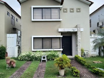 VENTA CASA URBANIZACIÓN CIUDAD CELESTE (VM)