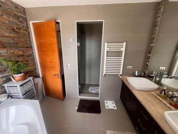 Venta Casa 240 m2 Arboretum 4D, 3B, Terraza, Piscina 4 Est