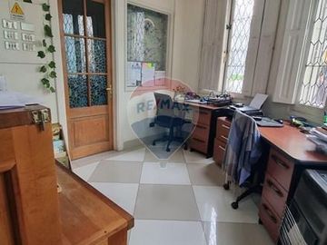 OFICINA EN VENTA/CASA COMERCIAL