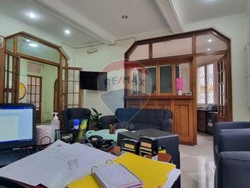 OFICINA EN VENTA/CASA COMERCIAL
