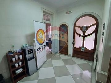 OFICINA EN VENTA/CASA COMERCIAL