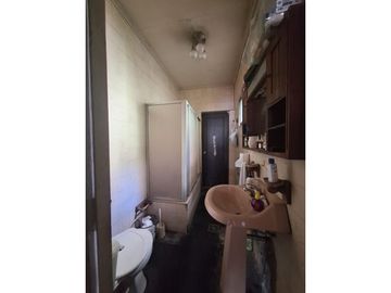 Vende inmueble uso comercial