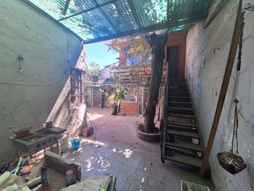 Vende inmueble uso comercial