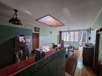 Vende inmueble uso comercial
