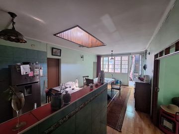 Vende inmueble uso comercial