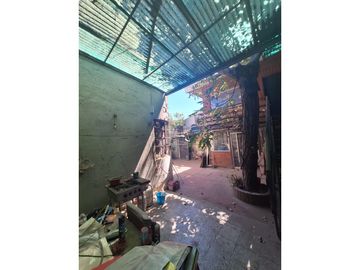 Vende inmueble uso comercial