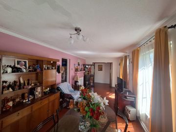 Oportunidad  casa La Cisterna  , gran patio  6188 UF