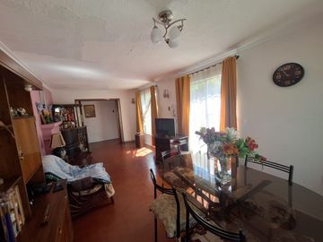 Oportunidad  casa La Cisterna  , gran patio  6188 UF