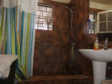 Vendo Casa Amplio Terreno, Hermosa Comuna San Bernardo.