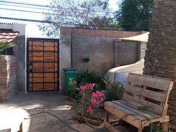 Vendo Amplia Y Hermosa Casa, América & 12 De Febrero, S.bdo.