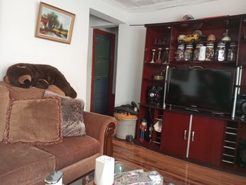 Vendo Amplia Y Hermosa Casa, América & 12 De Febrero, S.bdo.