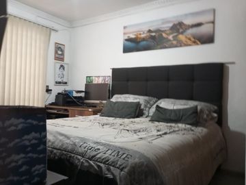 Vendo Amplia Y Hermosa Casa, América & 12 De Febrero, S.bdo.