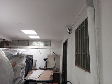 Vendo Amplia Y Hermosa Casa, América & 12 De Febrero, S.bdo.