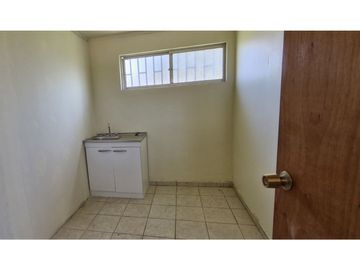 Terreno de 10.300 m2., en  Llay Llay, con dos galpones, bodegas, casa y oficinas.
