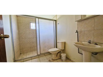 Terreno de 10.300 m2., en  Llay Llay, con dos galpones, bodegas, casa y oficinas.