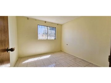 Terreno de 10.300 m2., en  Llay Llay, con dos galpones, bodegas, casa y oficinas.