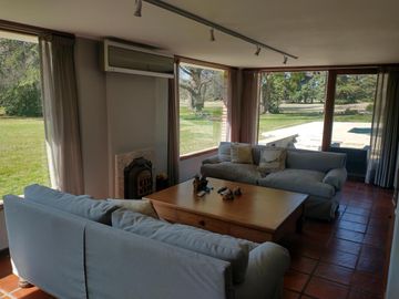 Excelente casa 2 plantas en Las Praderas de Lujan