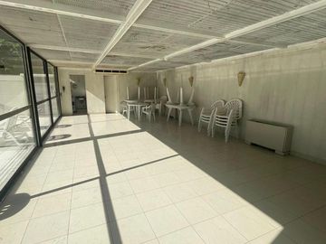 4 ambientes con dependencia y cocheras - Coronel Diaz 2100