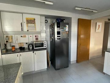 4 ambientes con dependencia y cocheras - Coronel Diaz 2100