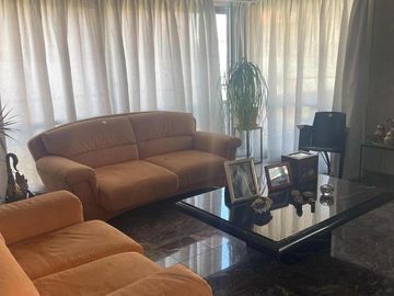 4 ambientes con dependencia y cocheras - Coronel Diaz 2100