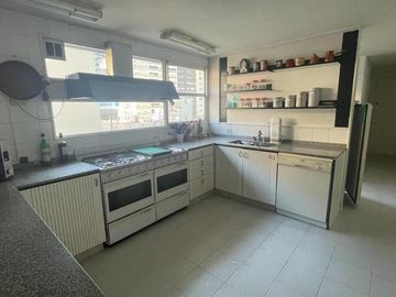 4 ambientes con dependencia y cocheras - Coronel Diaz 2100