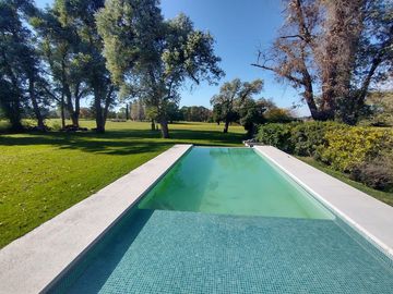 Excelente Casa en Las Praderas De Lujan