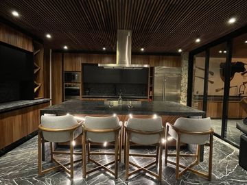 CASA PAROTA  ESPECTACULAR RESIDENCIA EN LOMAS DE COCOYOC