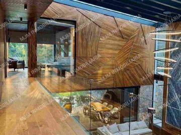 CASA PAROTA  ESPECTACULAR RESIDENCIA EN LOMAS DE COCOYOC