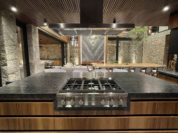 CASA PAROTA  ESPECTACULAR RESIDENCIA EN LOMAS DE COCOYOC