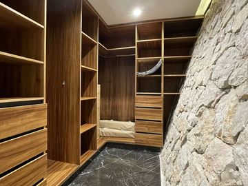 CASA PAROTA  ESPECTACULAR RESIDENCIA EN LOMAS DE COCOYOC