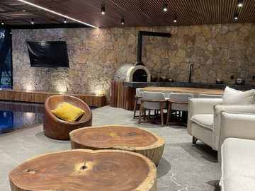 CASA PAROTA  ESPECTACULAR RESIDENCIA EN LOMAS DE COCOYOC