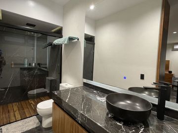 CASA PAROTA  ESPECTACULAR RESIDENCIA EN LOMAS DE COCOYOC
