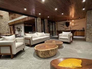 CASA PAROTA  ESPECTACULAR RESIDENCIA EN LOMAS DE COCOYOC