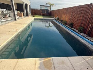 Casa en venta - 5 Dormitorios 1 Baño - Canning