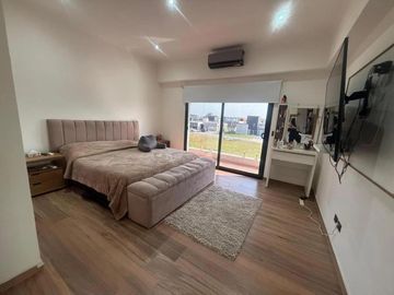 Casa en venta - 5 Dormitorios 1 Baño - Canning
