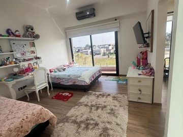 Casa en venta - 5 Dormitorios 1 Baño - Canning