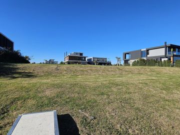 VENTA LOTE AL RIO EN EL YACHT, NORDELTA OPORTUNIDAD!