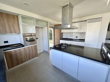 VENTA Casa en Miraflores, Funes Hills