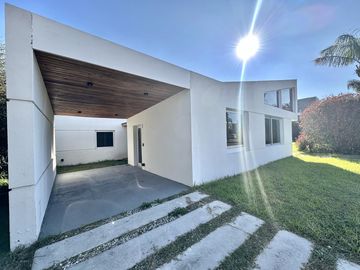 VENTA Casa en Miraflores, Funes Hills