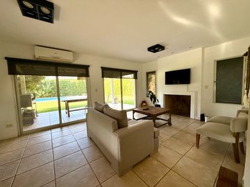 Casa en venta en barrio privado Septiembre
