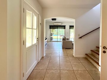 Casa en venta en barrio privado Septiembre