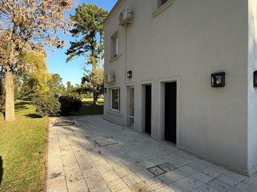 Casa en venta en Country Club Los Cardales Campana