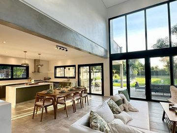 Excelente Casa en Las Praderas De Lujan A estrenar