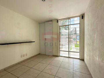 PARQUES DE TESISTÁN CASA EN VENTA