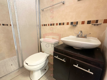 PARQUES DE TESISTÁN CASA EN VENTA