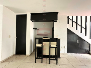 PARQUES DE TESISTÁN CASA EN VENTA