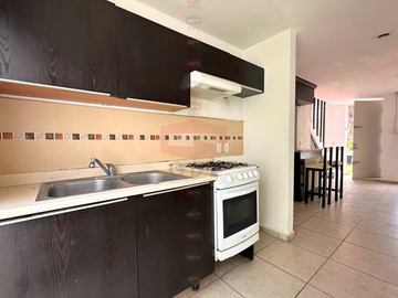 PARQUES DE TESISTÁN CASA EN VENTA