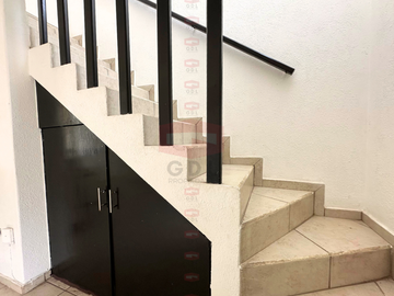 PARQUES DE TESISTÁN CASA EN VENTA